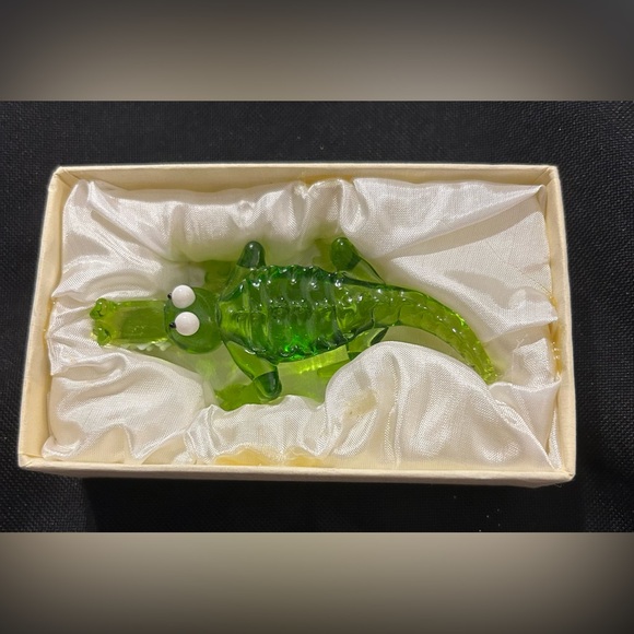 Vintage Glass Green Crocodile - Picture 1 of 4